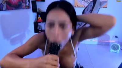 Can't believe this slut managed to fit all that BBC dildo in her throat.