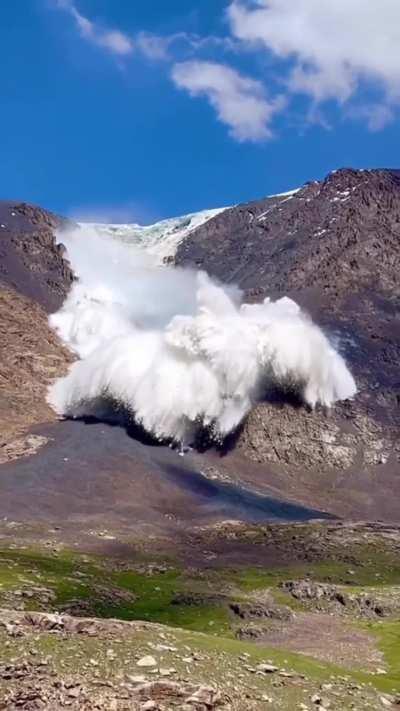 This avalanche in Kyrgyzstan (filmed by Harry Shimming, who survived this)