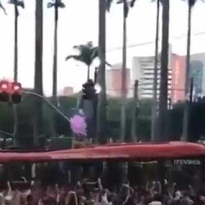 seraphine arriving to botlane