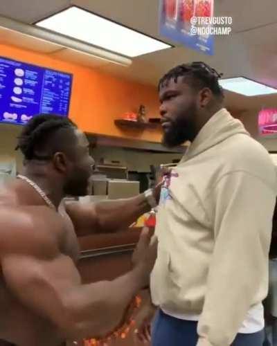 I need this guy to follow me around😂