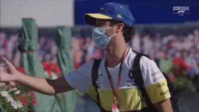 Daniel Ricciardo hyping up the fans yesterday