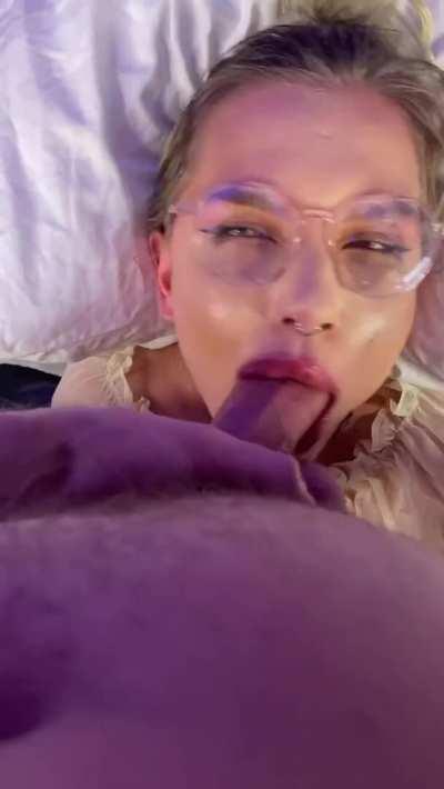 He got really nice skills in facefuck