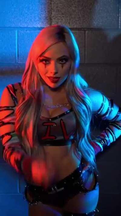 “Hey @carmellawwe, wanna play?”- @yaonlylivvonce #WWERaw