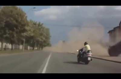 Crash in Hudson hornet leaves car flying