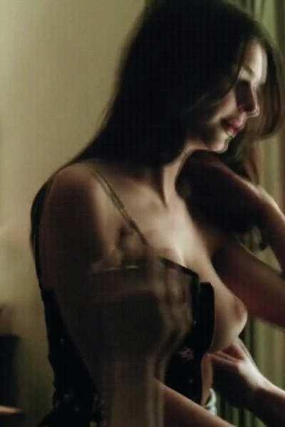 Emily Ratajkowski in Gone Girl