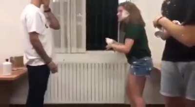 Carlooooos tampoco tanto 🤭