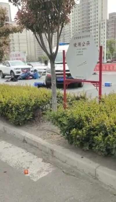 Thanks god the ambulance finally arGHHHHHH