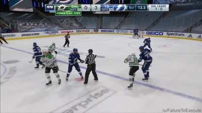 [DAL - TBL] Great view of Hedman tripping Perry on the faceoff