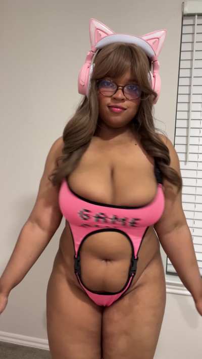 I’m 18 hopefully you’d still fuck me despite my belly