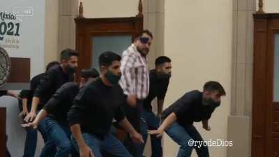 La mañanera el musical