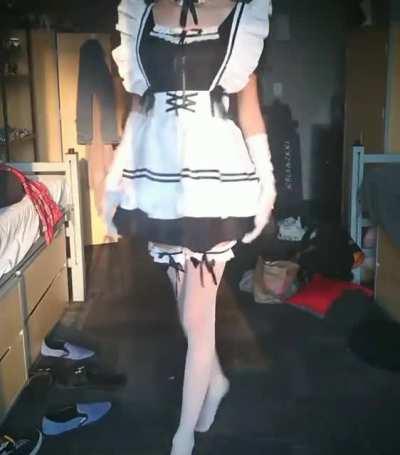 The long awaited maid twirl!!