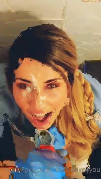 ohh the salty cumshot on my face....mmmmm yummy