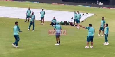 Even bobzy is not happy with azam 