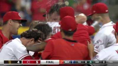 [Highlight] [Highlight] Tyler Stephenson and the Reds walk off the Padres!