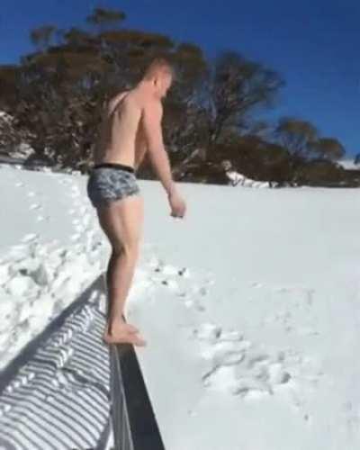 HMB the snow looks so soft