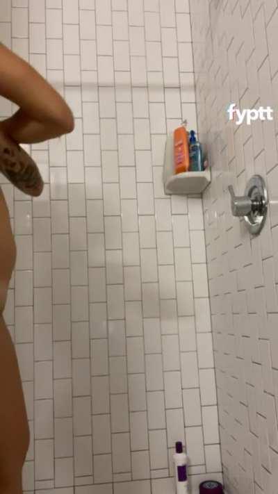 Leaked Asian tattooed TikTok girl’s shower