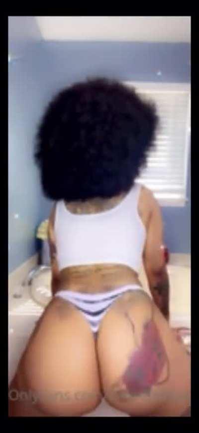 Scamming hoe part 12 don’t know why she got got stupid ass tattoo on her cheek