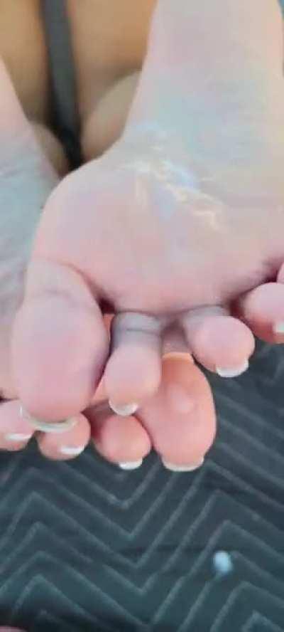She loves cum on her soles