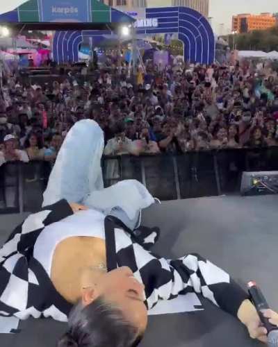 Ylona Garcia downblouse (nipslip?)