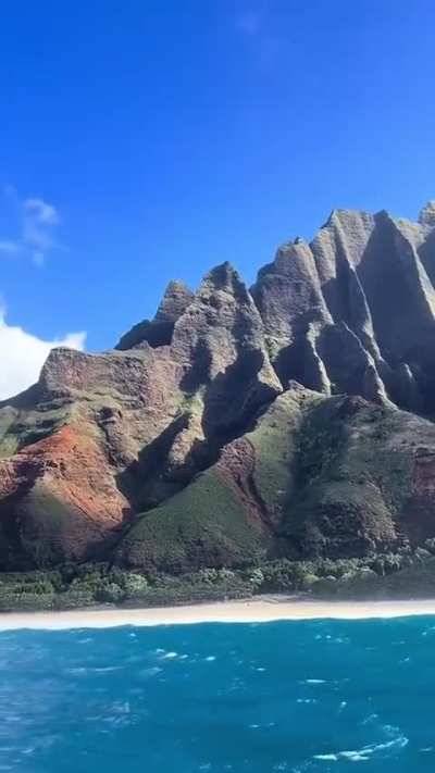 Stunning view at Nā Pali Coast in Hawaii