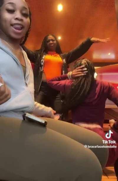 kendalledabrat4 - Video #0987