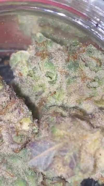 Do y’all ever get weed that looks so beautiful you don’t even want to smoke it? Sheesh😍🔥🥲