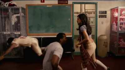 Noureen DeWulf Kicks a Man in the Balls Twice in the Comebacks (2007)