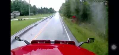 Pickup gonna teach that slow 18-wheeler a lesson