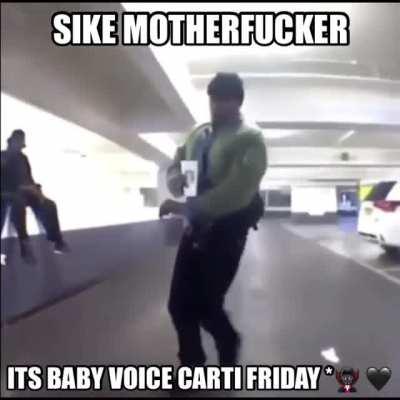 Can’t fit this gun in my holsterrr+*! 🩸🔫🧛🏿