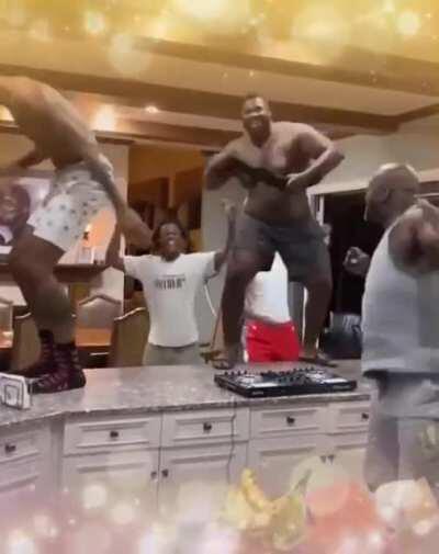 It is the Weekend with FF15!!!