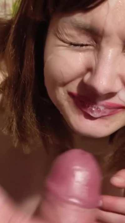 Rundalya played the role of a housewife who got jizzed on her face.