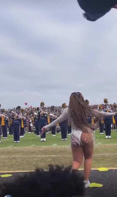 love to watch her leave