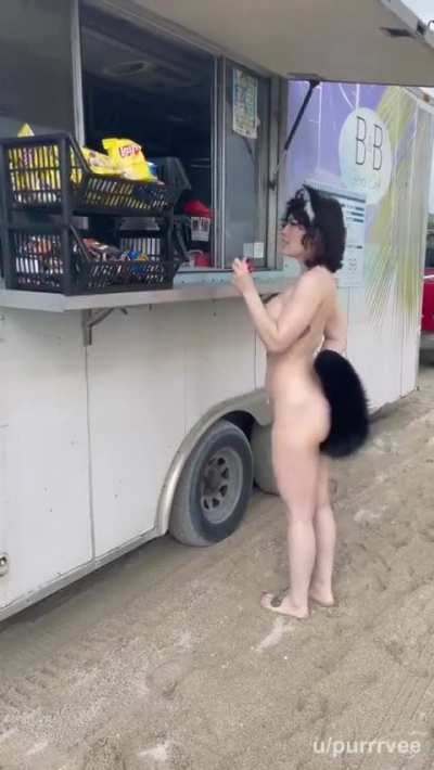 Looking for a caring person willing to look after this sweet kitten over the coming weekend.