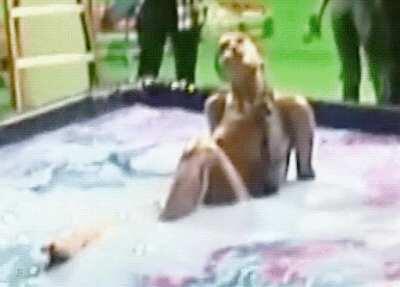 bad quality but is she legit naked in this?