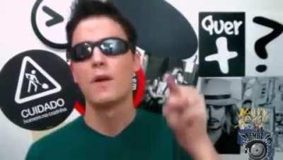 Felipe Neto puto, puto com ele mesmo...