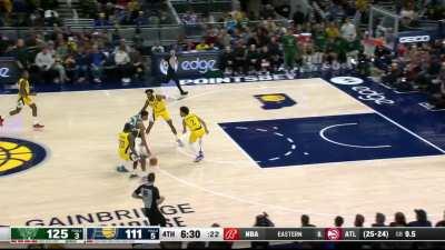 [Highlight] Giannis steals the ball, runs the floor and lays it up while surrounded by 3 defenders