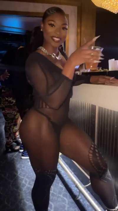 Moneybagyo night 🖤