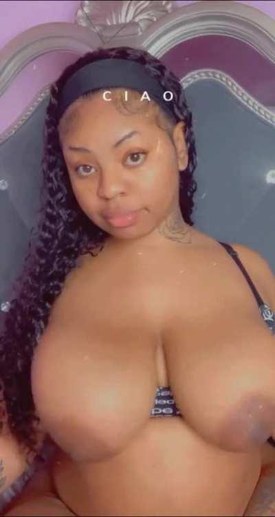 can u bust a load on my perky chest after i suck you daddy 😋