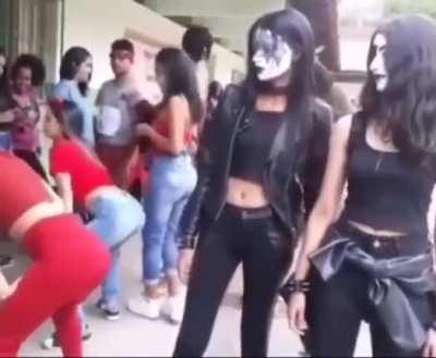 Minhas personalidades conflitando entre si.