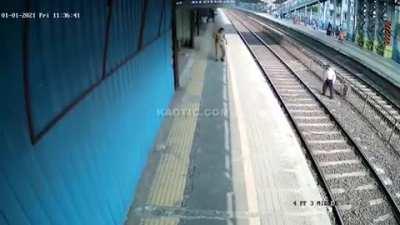 Mereceu o tapa na cabeça