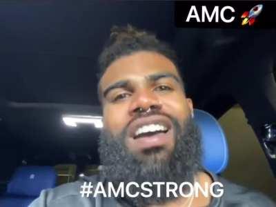 Dallas Cowboys’ Ezekiel Elliot supports the movies and us Apes!! #ONEOFUS 💎🙌🦍🚀