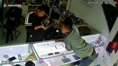 WCGW when i try to fix my phone