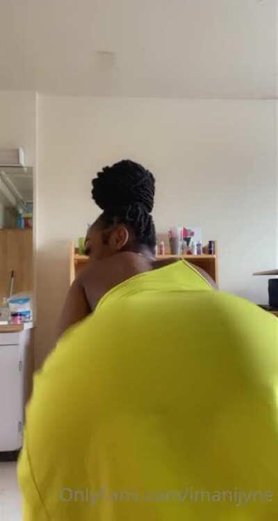 Let her sit on my face 👏🏿👏🏿👏🏿, yk the vibes