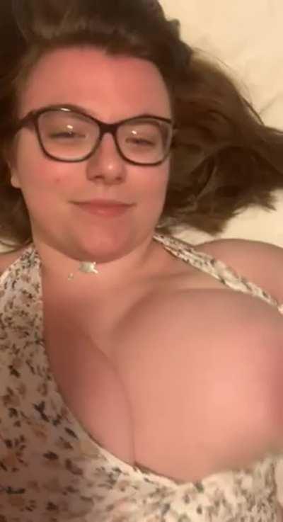 Hugeee confidence boost tonight in this top!! I feel hot as fuck 😸