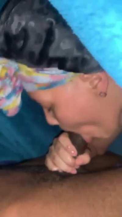 Twerkfreakout sucking