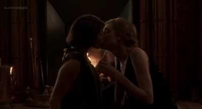 Gemma Arterton and Elizabeth Debicki in Vita Virginia