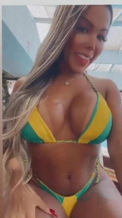 💚💛💚 BIANCA FERRAZ 💚💛💚 VOLUPTUOUS BODACIOUS BIANCA 🍈🍈🍈
