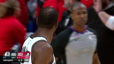 [Highlight] KD is called for the offensive foul as the Nets look to make it a two-possession game