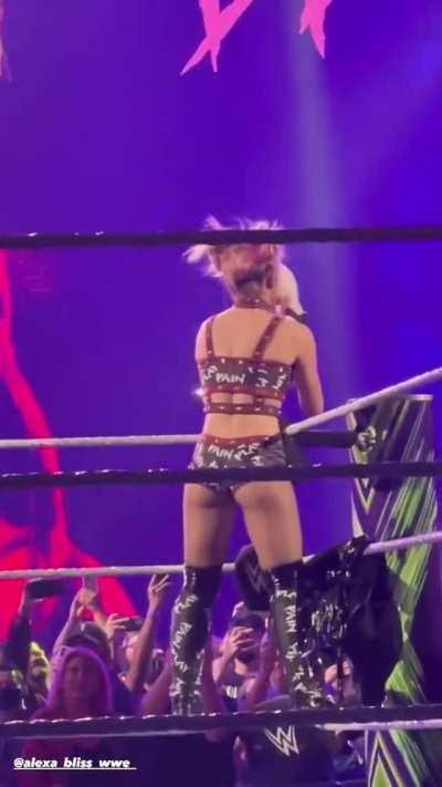 Entrance from Extreme Rules (Fan POV)