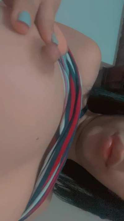 Sending nudes to every guy that upvotes 🤤 (Yes i actually send try me)👻 erikaespinie